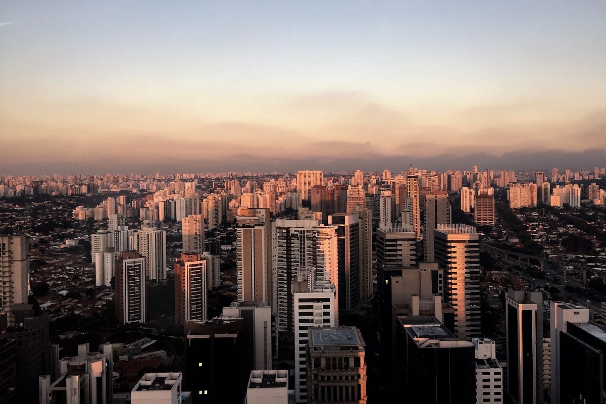 foreign investors: chose brazil or argentina / Investir no Brasil ou na Argentina